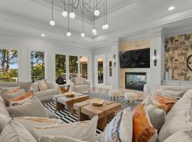 Modern Masterpiece by AvantStay Waterfront Private Dock, hotel in Denver