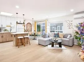 Secret Garden Bloom - 665sf 1BR Queen Anne Condo