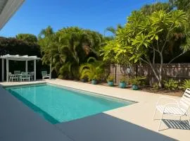 Tropical Pool Haven Minutes to Downtown & beaches