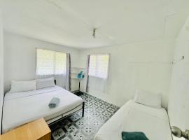 Double Twin Private Room - Tonga Horizon Cottage，位于努库阿洛法的酒店