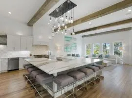 Priv Heated Pool Spa Golf Cart Included 7BDR Sleeps 20 30A Serenity Sands