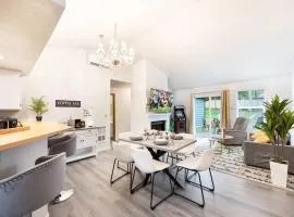 Serene 2BR2BA Single-Floor Home w 3 AC Near Mall
