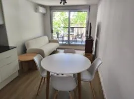 Moderno apartamento a metros de 18 de Julio