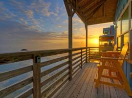 Panoramic Water Views Shared Pool Boat Dock Bayside Lodge by AvantStay, pet-friendly hotel in Padre Island