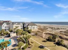 504 Summerhouse by AvantStay Ocean Front Condo w Community Pool Access