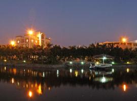 Camela Hotel & Resort, ξενοδοχείο σε Cam Lo