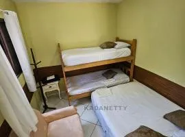 Casa Ventilada e Confortável, Perto da Rodovia e 2km da Praia