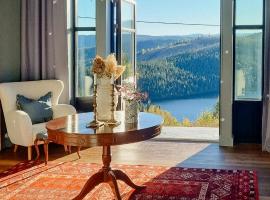 Manor House With Panoramic Views Of Jotunheimen, hotel em Skammestein