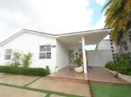 E&A SouthWest Miami - Breeze Studio