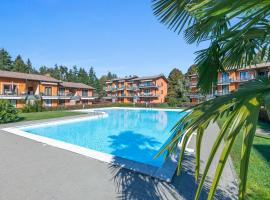 Blu Oltrelago Pool & Lake - Happy Rentals, hotel v destinácii Leggiuno