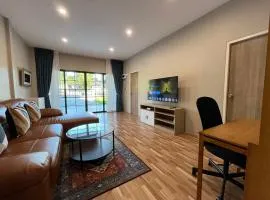 Private 2 Bedrooms Villa near waterfall in Khao Lak-Terrace Large Bubble Jacuzzi