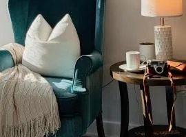 Downtown 2B2B Apt! Near Convention Center & PPAC with Full Kitchen