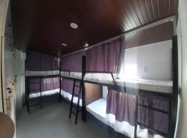 Fernica Boarding House, hostel v destinaci Carmona