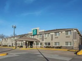 Quality Inn & Suites Des Moines Airport