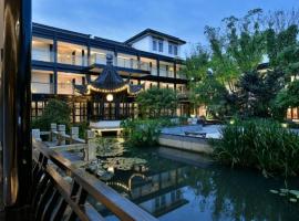Blossom Hill Suzhou Tongli - Lize Girls School, отель в Сучжоу