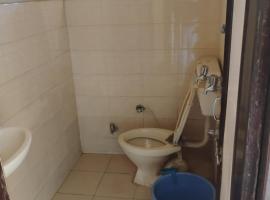 Bhola Hotel & Dormitory，位于阿杰梅尔的酒店