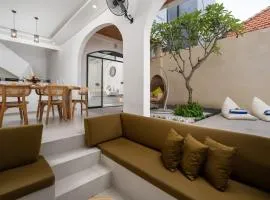 3 Kamar Tidur Di Legian