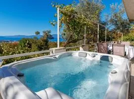 Apartment Paris with jacuzzi and sea view