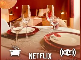 Viesnīca ar burbuļvannām Suite Hibiscus - Cocon Romantique & Jacuzzi Priv&eacute; pilsētā Montaržī