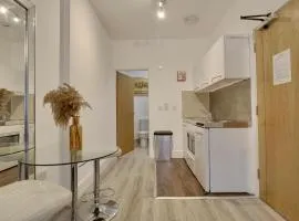 Aylward Queen Street Apartments Studios Near City Centre, Gunwharf Quays