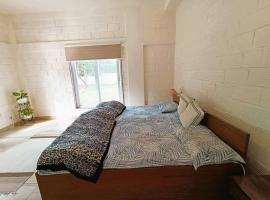 Golden Orchard Mornings, hotel i Bhopal