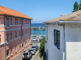 Kalk Bay 1-Bed at Windsor Lodge near Harbour