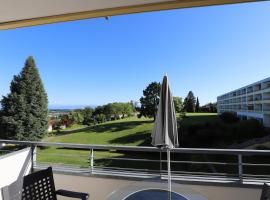 Modernes Appartement mit großem Balkon und schöner Aussicht, hotel Oberteuringenben