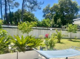 Spacious house in Tarnos near the beach, hotel in Tarnos