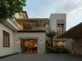 MOONLIGHT Homestay & Hotel