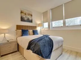 Aylward Studio Close to Gunwharf Quays