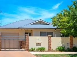 Griffith Prestige Apartment