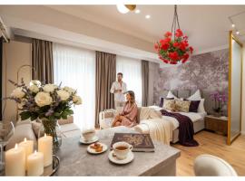 Modern Nature-Themed Studio by Blvd 16B7 with Tree Art - Pipera, hotel in Pipera