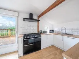 East Sussex rural hideaway with private hot tub & garden