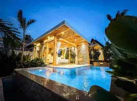 Desa Hut - Tropical Haven with Ricefield View near Seminyak