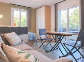 Charming Studio Balcony and Garrigue View