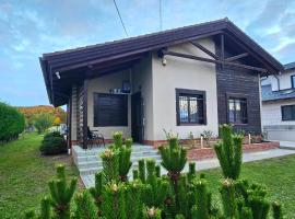 Erdősz&eacute;li Vend&eacute;gh&aacute;z, шале у місті Бікксенткерест