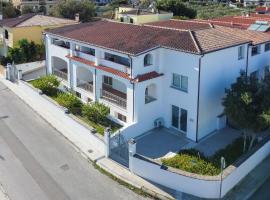 Le Residenze di Via Leonardo da Vinci 14، فندق في أروسييْ