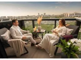 Cortina North - Skyline Studio with City Views