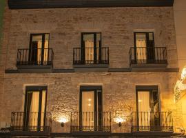 Apartamentos Baños, 6 CAROLA, hotel en Linares