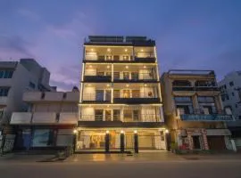 FabHotel Sky Suites Karkardooma