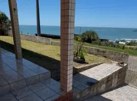 Casa Ampla de frente para praia