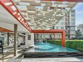 Dcondo Kathu - Top Floor 1 Bdr Condo with shared Pool