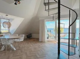 Lake House 10 - 4 Person Lake view apartment!