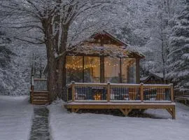 Lake Muskoka Deluxe 2-bdrm Cottage - Pier 100 #60