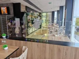 B&B HOTEL Massy Gare TGV