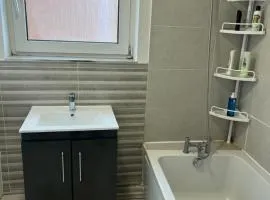 Spacious 4 bedroom apartment with parking