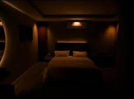 غرفه وصاله Vip فاخر بجانب البوليفارد حي حطين