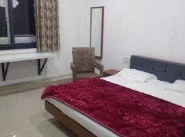 Prakash patel, hotell sihtkohas Debāri lennujaama Maharana Pratapi lennujaam - UDR l&auml;hedal