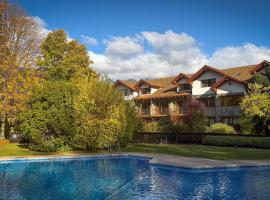 Hotel Pucon Green Park, hotel con bañera de hidromasaje en Pucón