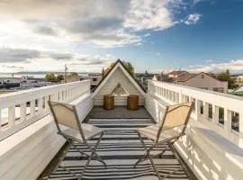 Roof Top Deck Near the Beach Dog Friendly